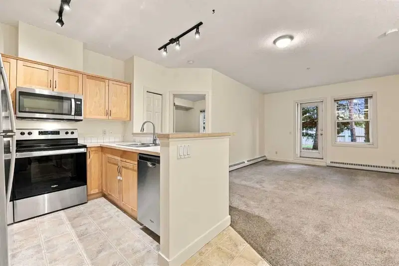 114, 1414 17 Street SE, Calgary — photo 5 of 31
