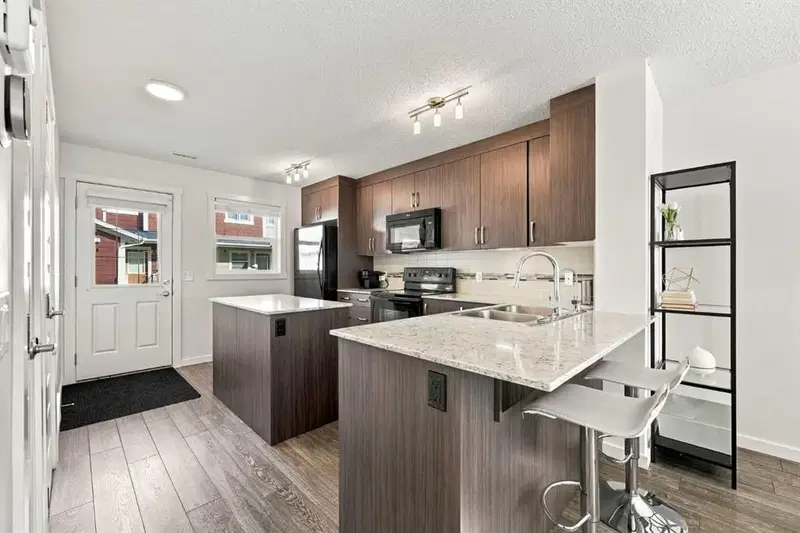 520 Auburn Bay Circle SE, Calgary — photo 4 of 33