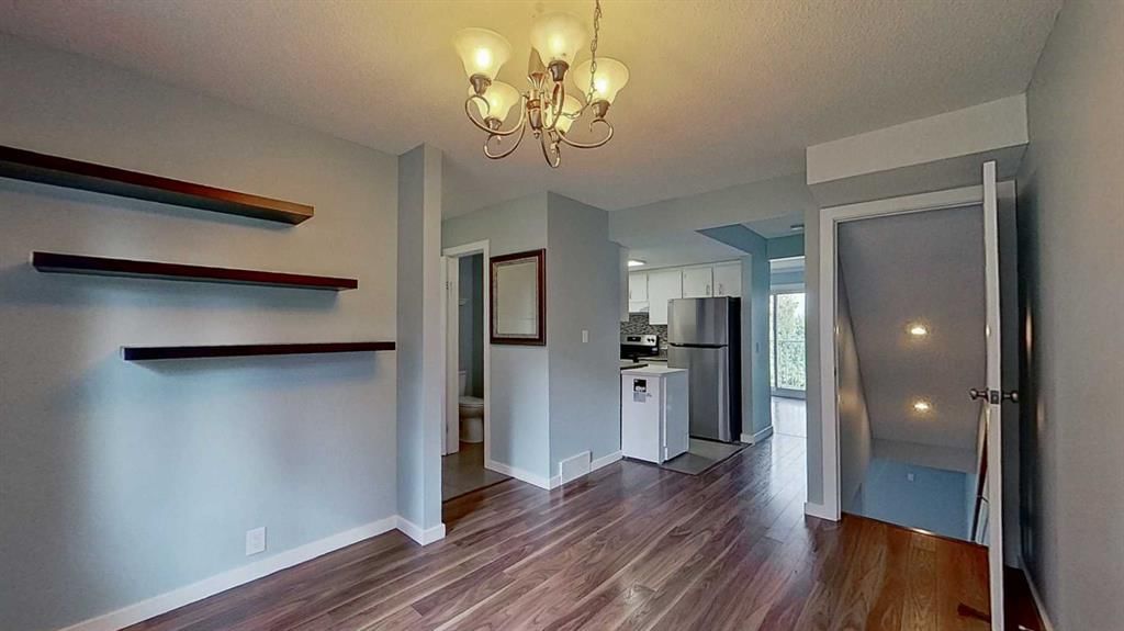 83, 1055 72 Avenue NW, Calgary — photo 5 of 35