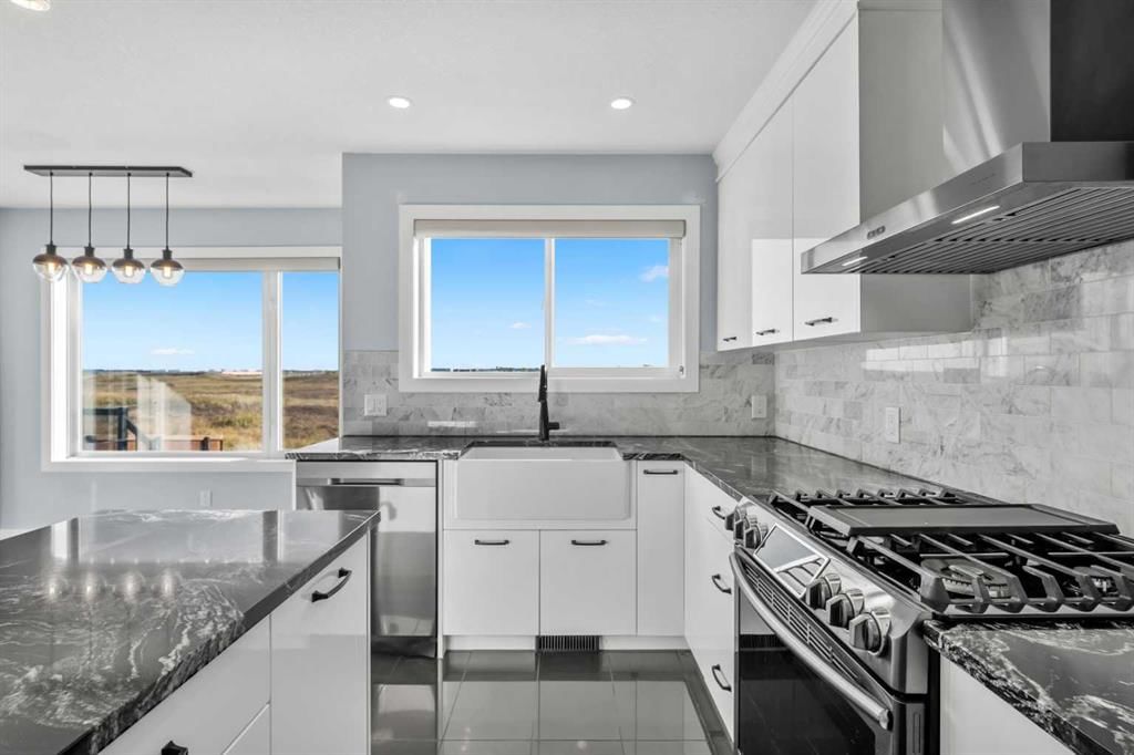 187 Covington Close NE, Calgary — photo 5 of 50