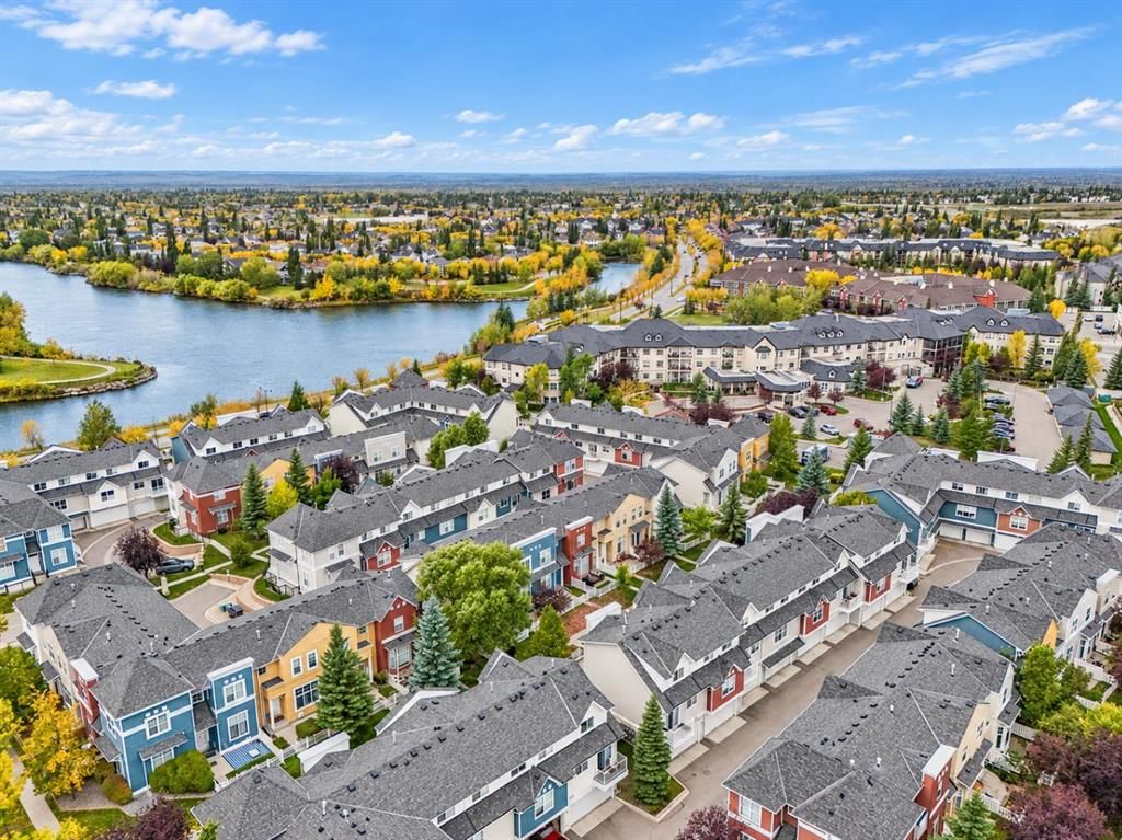 128 Promenade Way SE, Calgary — photo 4 of 44