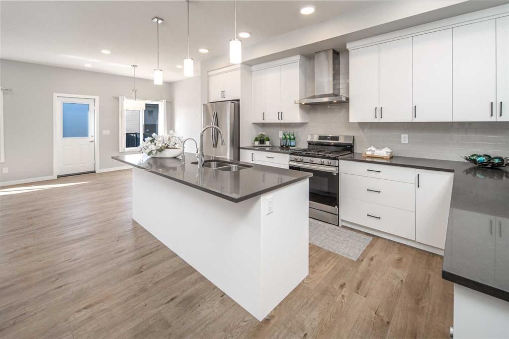47 Carringvue Passage NW, Calgary — photo 5 of 41