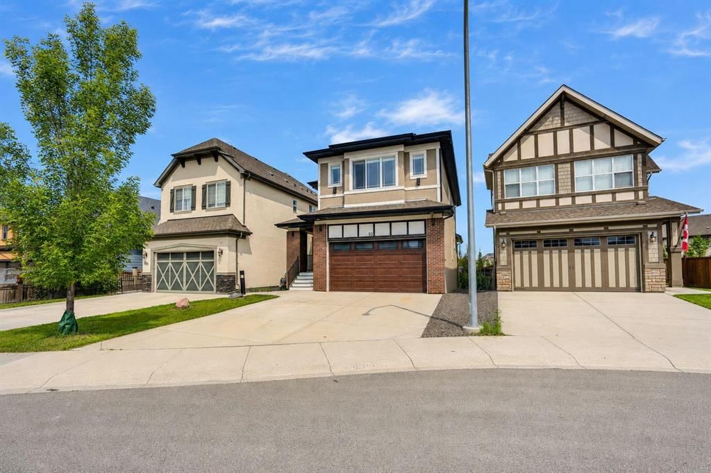 92 Masters Court SE, Calgary — photo 2 of 50