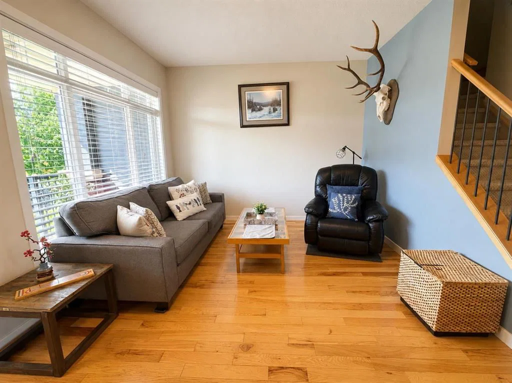 12 Fireside Bend, Cochrane — photo 5 of 29