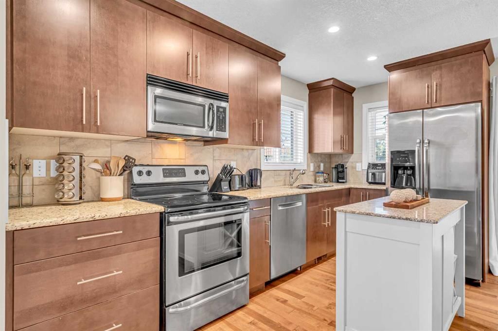 2, 821 Mcdougall Road NE, Calgary — photo 3 of 41