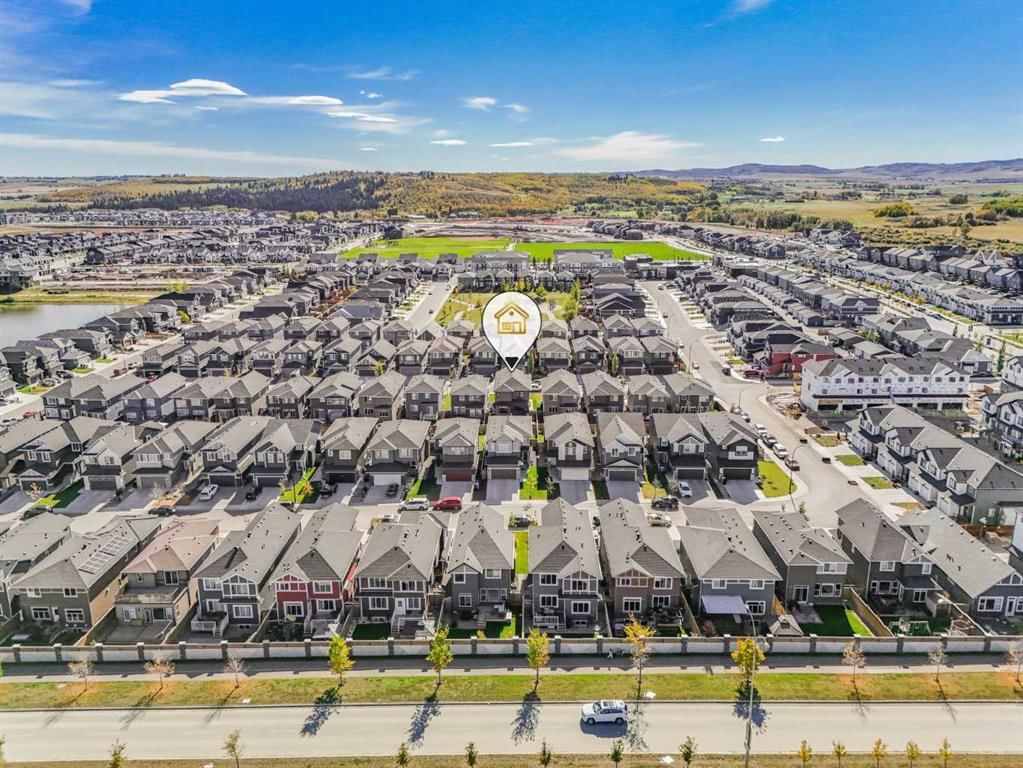 58 Creekside Avenue SW, Calgary — photo 3 of 48