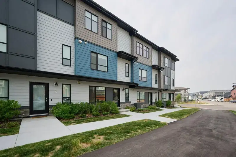 50 Cranbrook Gardens SE, Calgary — photo 3 of 48
