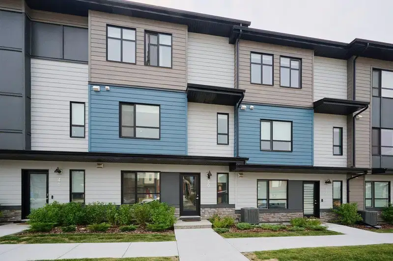 50 Cranbrook Gardens SE, Calgary — photo 4 of 48