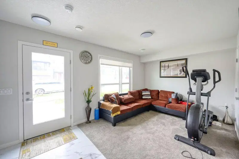 50 Cranbrook Gardens SE, Calgary — photo 5 of 48