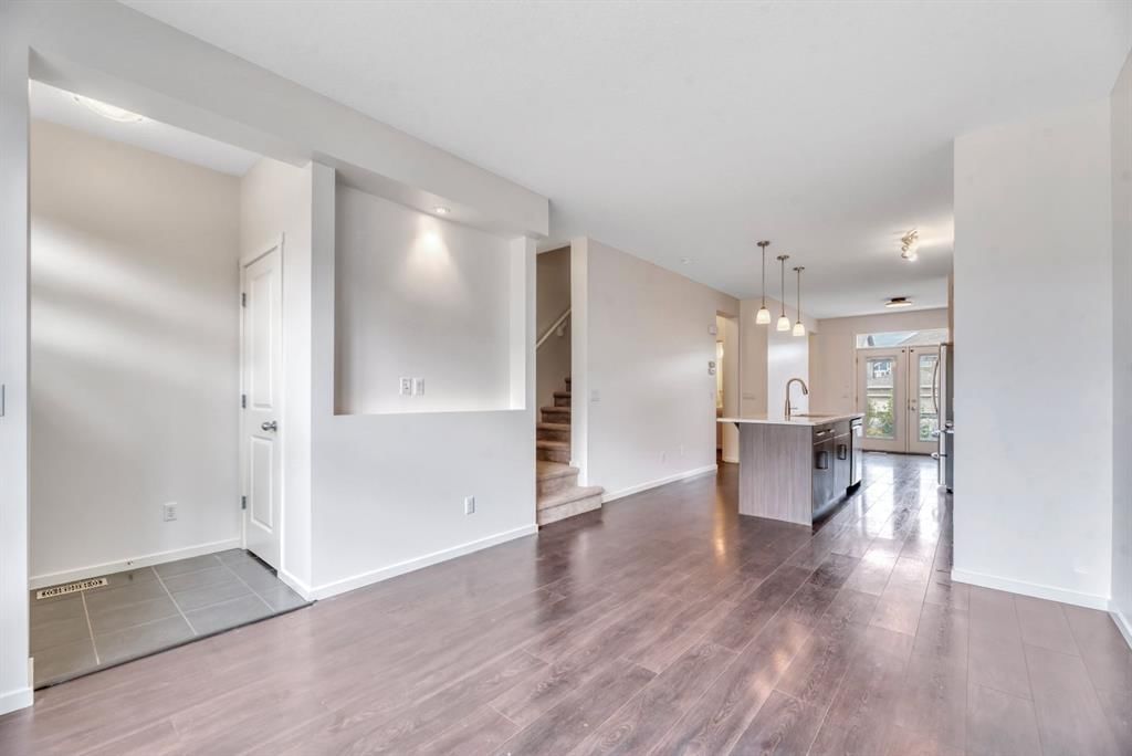 94 Legacy Boulevard SE, Calgary — photo 3 of 37