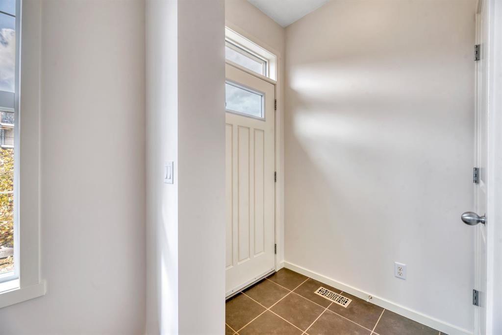 94 Legacy Boulevard SE, Calgary — photo 4 of 37