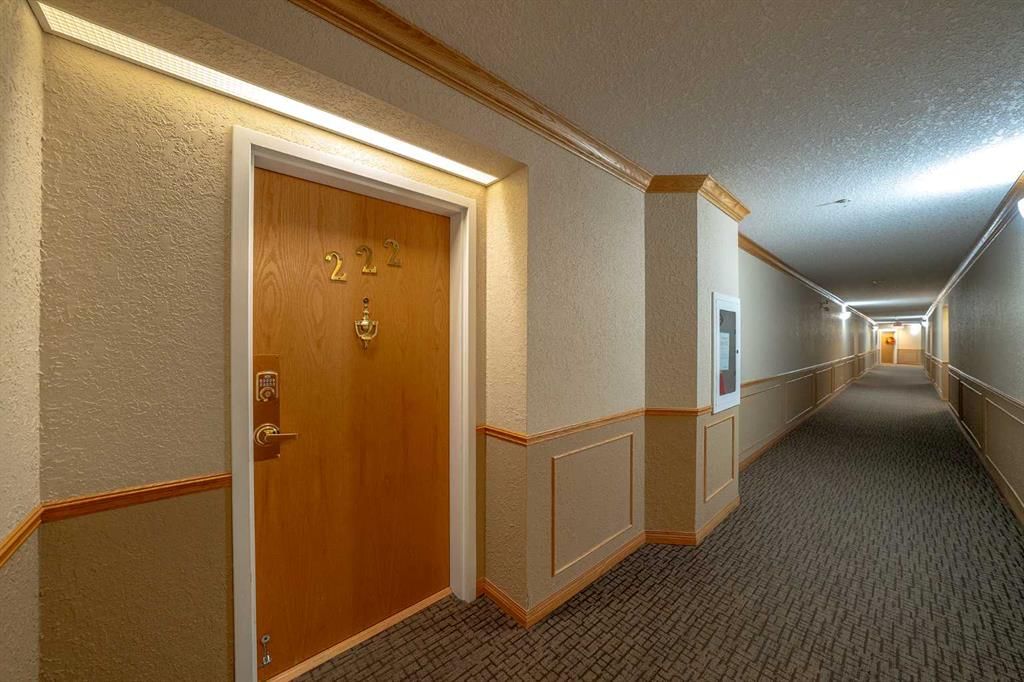 222, 6868 Sierra Morena Boulevard SW, Calgary — photo 2 of 37