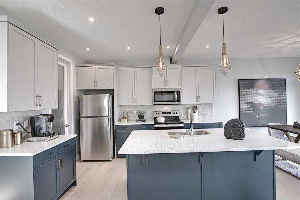 39 Waterford Mews, Chestermere — photo 3 of 8