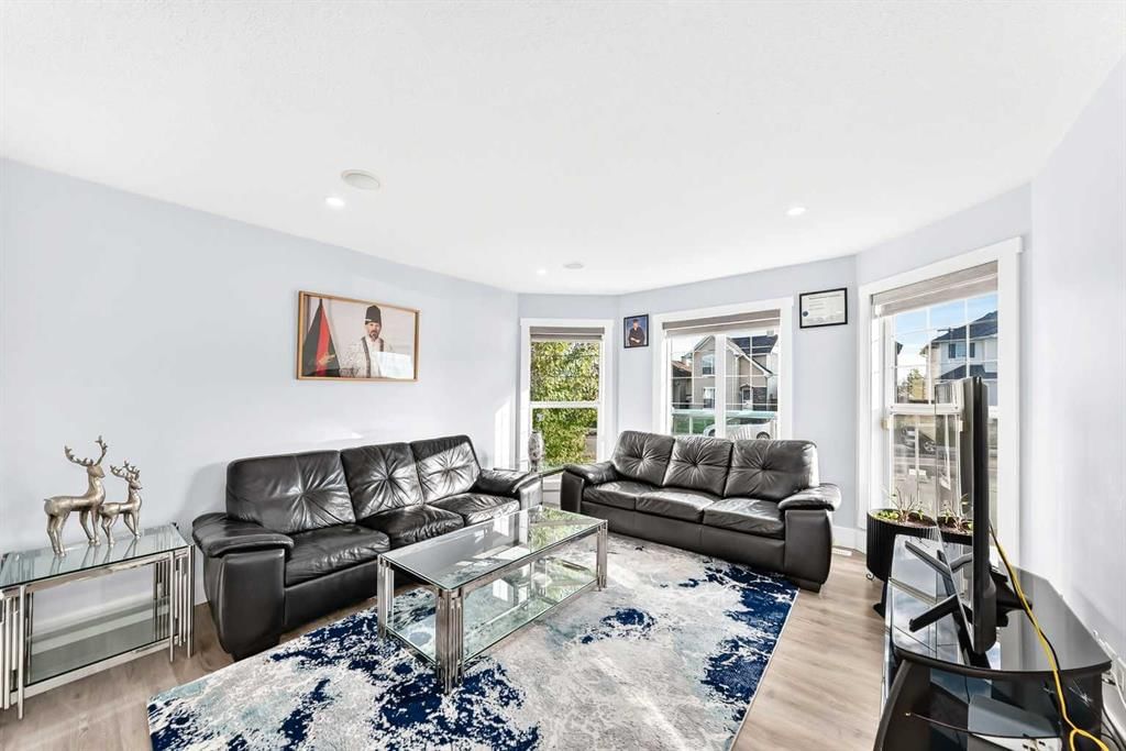 380 Taradale Drive NE, Calgary — photo 4 of 40