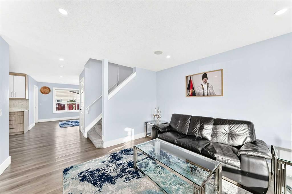380 Taradale Drive NE, Calgary — photo 5 of 40