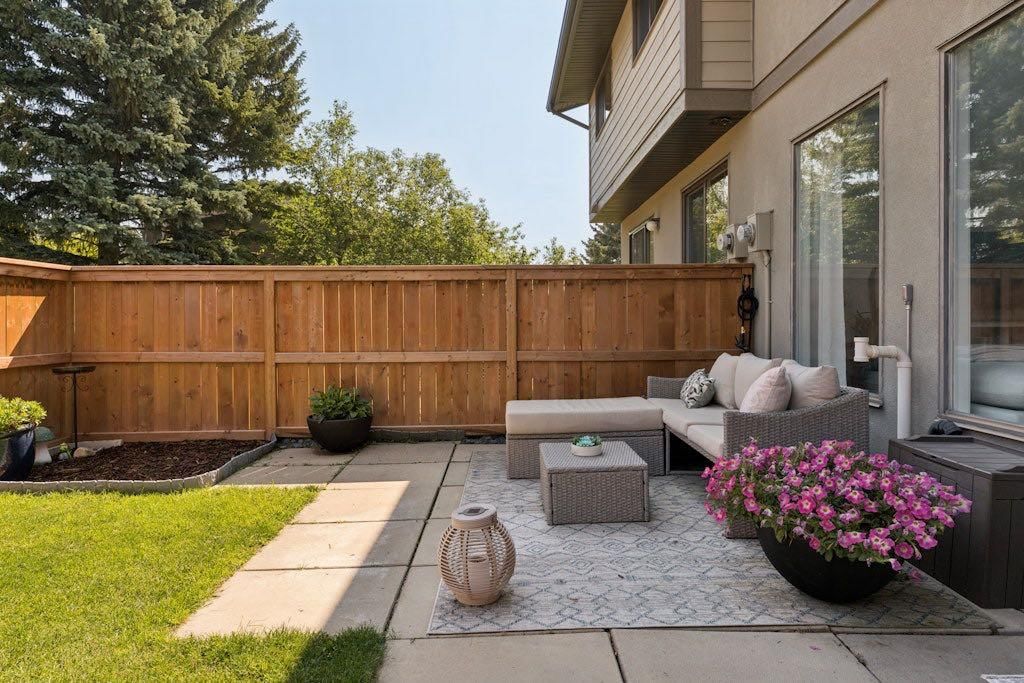 9, 5019 46 Avenue SW, Calgary — photo 4 of 47