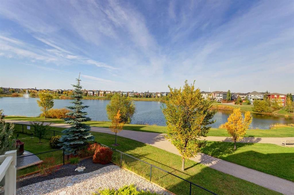 66 Legacy Green SE, Calgary — photo 3 of 32