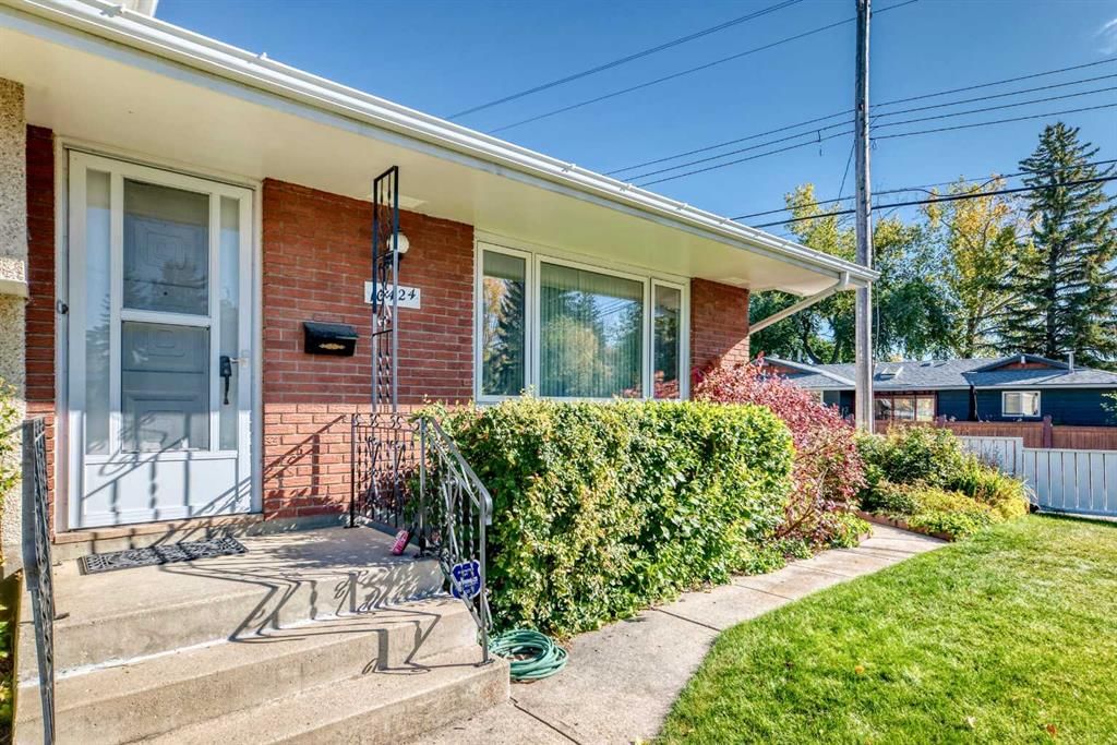 10424 2 Street SE, Calgary — photo 2 of 44