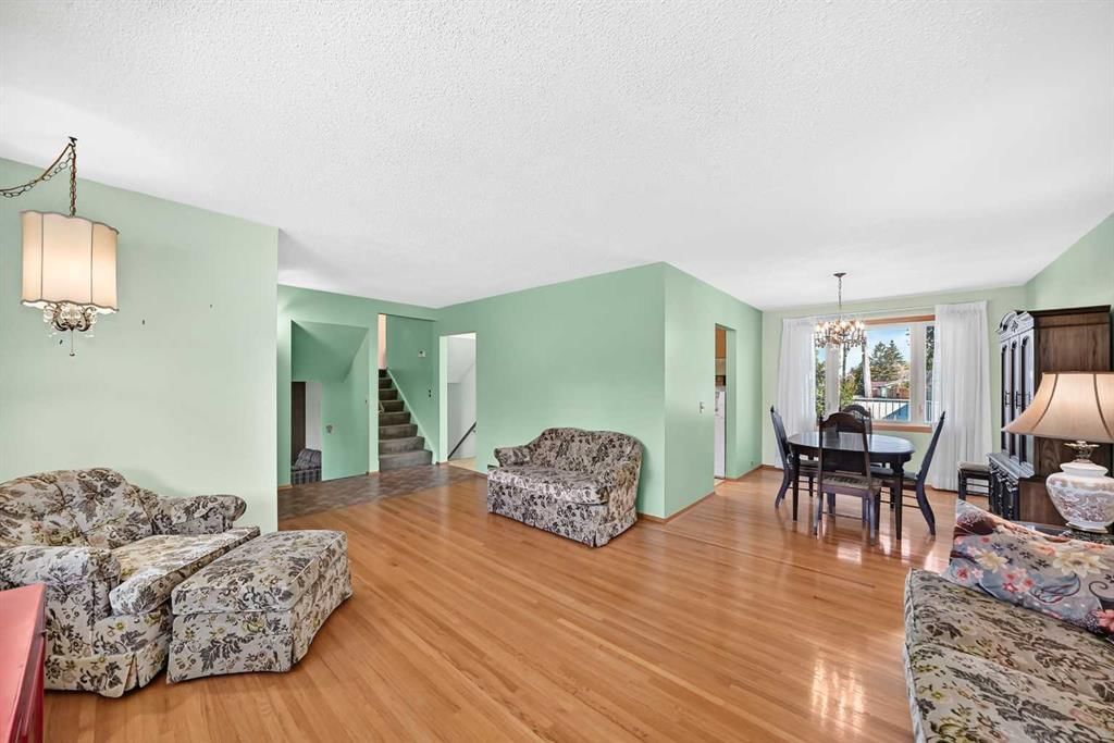 10424 2 Street SE, Calgary — photo 5 of 44