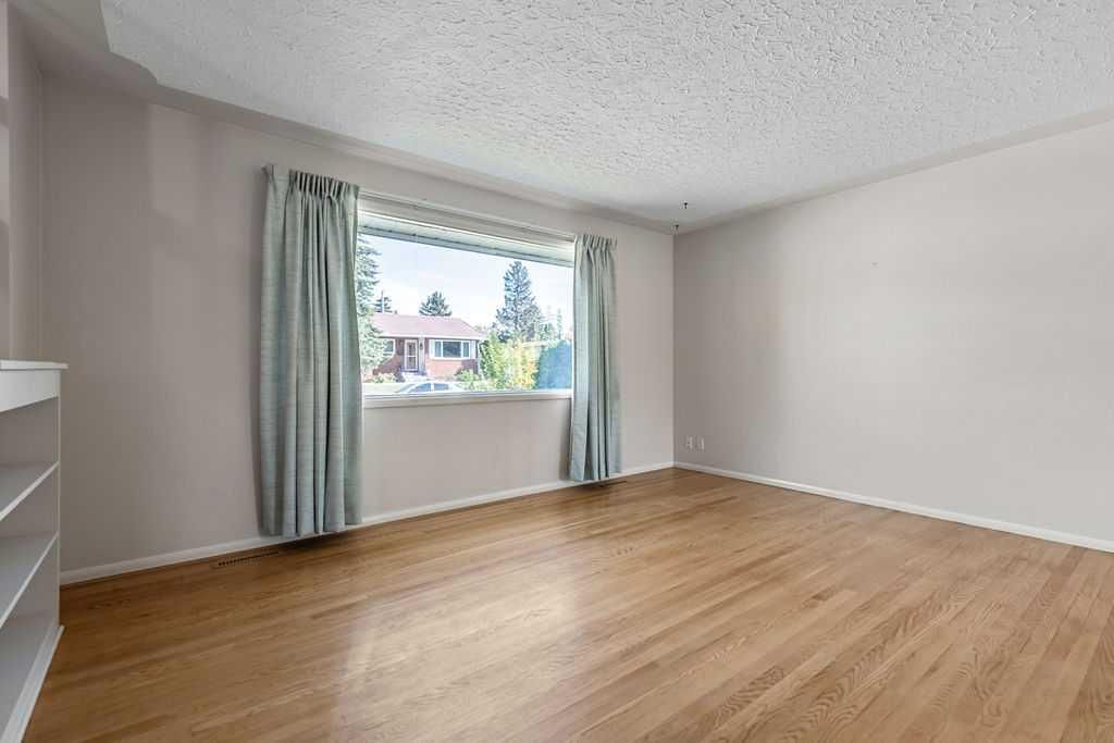 1015 Mackid Road NE, Calgary — photo 5 of 28