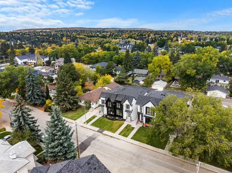 420 32 Avenue NW, Calgary — main listing photo