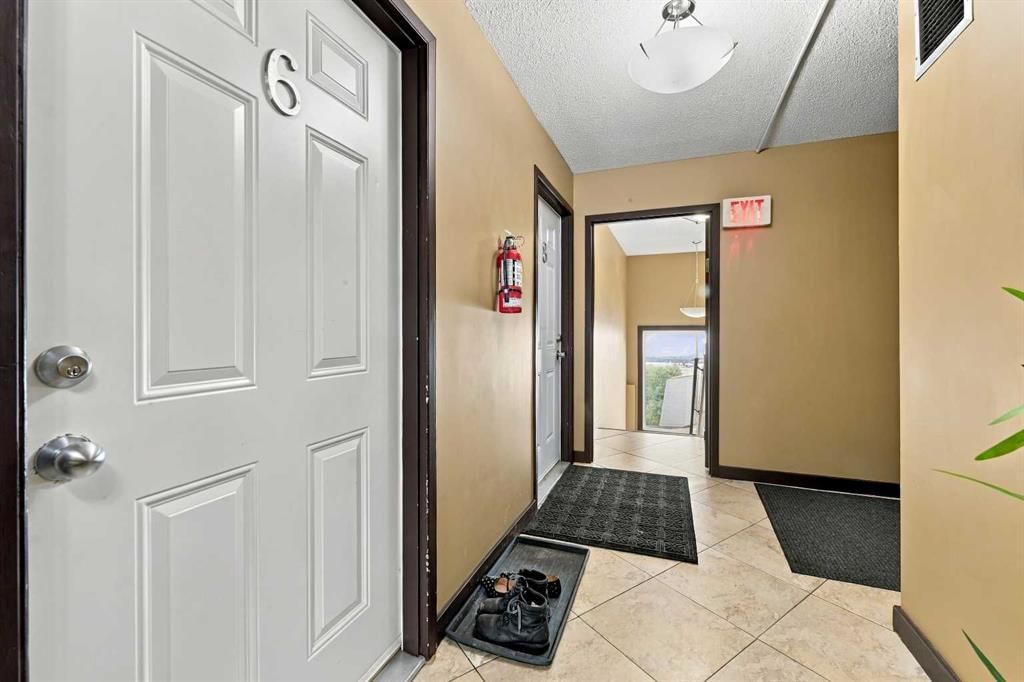 6, 1905 11 Avenue SW, Calgary — photo 5 of 27