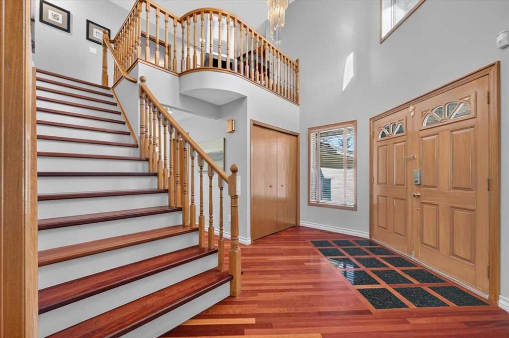 129 Shawnee Court SW, Calgary — photo 2 of 49
