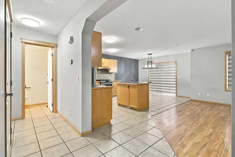 209 Tuscany Ravine Road NW, Calgary — photo 3 of 38