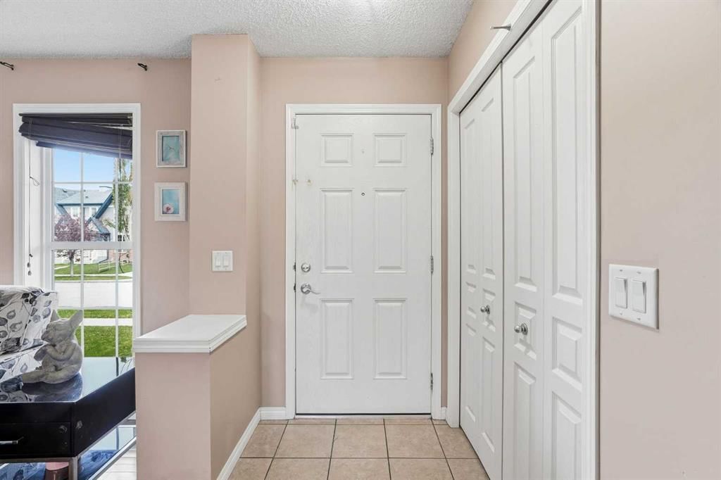 71 Elgin Meadows Garden SE, Calgary — photo 3 of 35