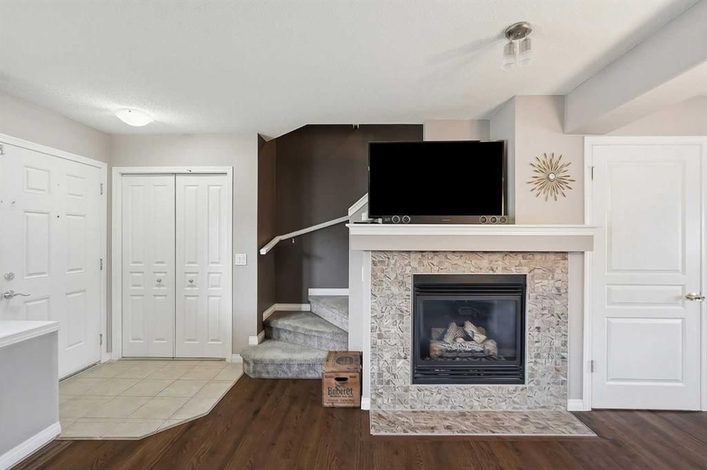 71 Elgin Meadows Garden SE, Calgary — photo 4 of 35