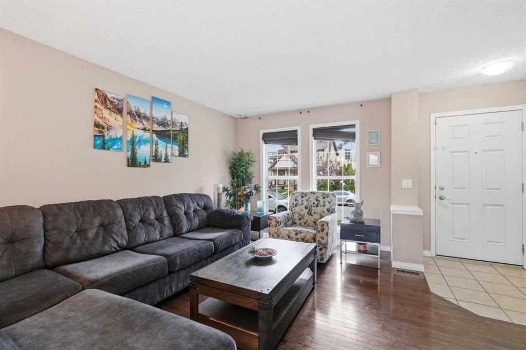 71 Elgin Meadows Garden SE, Calgary — photo 5 of 35