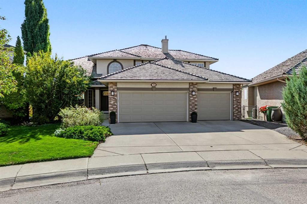 32 Mt Kidd Point SE, Calgary — main listing photo