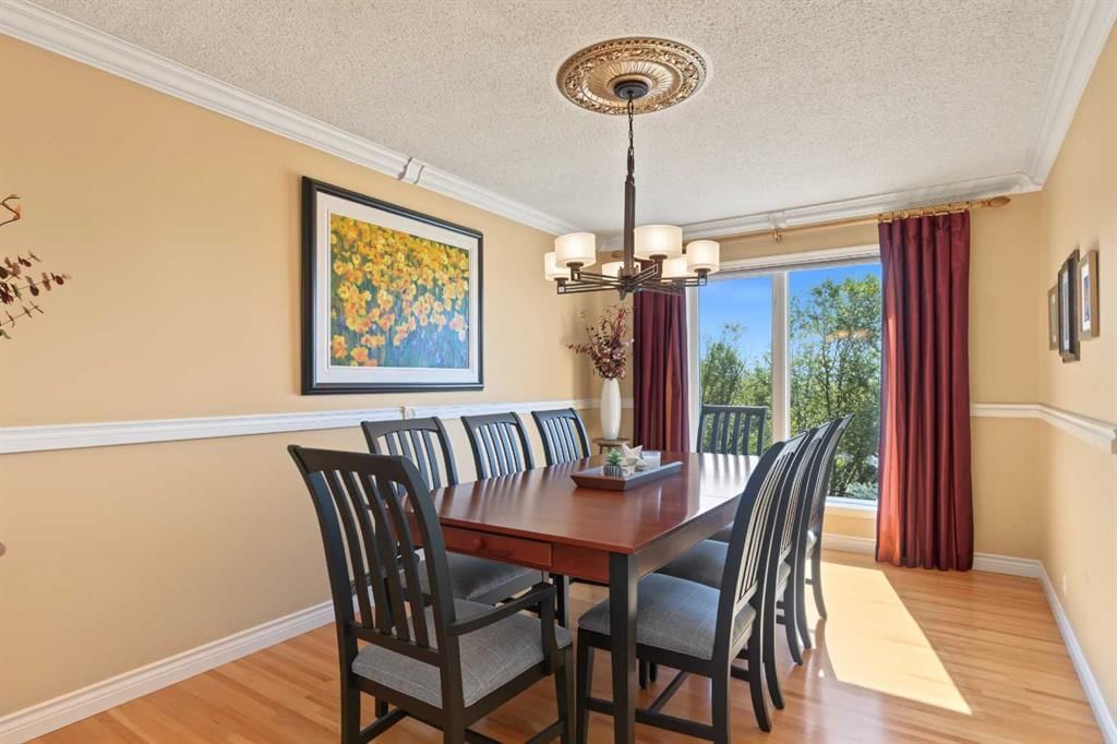 32 Mt Kidd Point SE, Calgary — photo 4 of 50