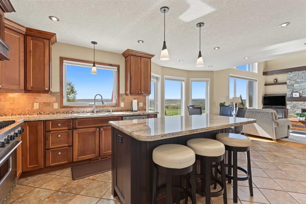32 Mt Kidd Point SE, Calgary — photo 5 of 50