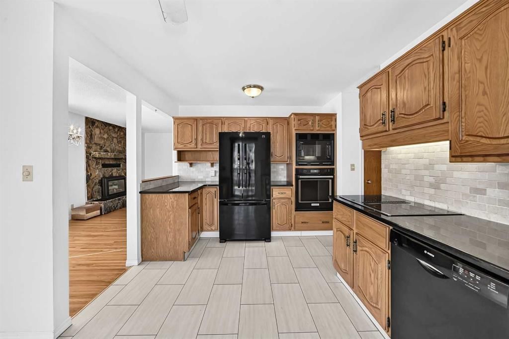 1040 Motherwell Road NE, Calgary — photo 5 of 36