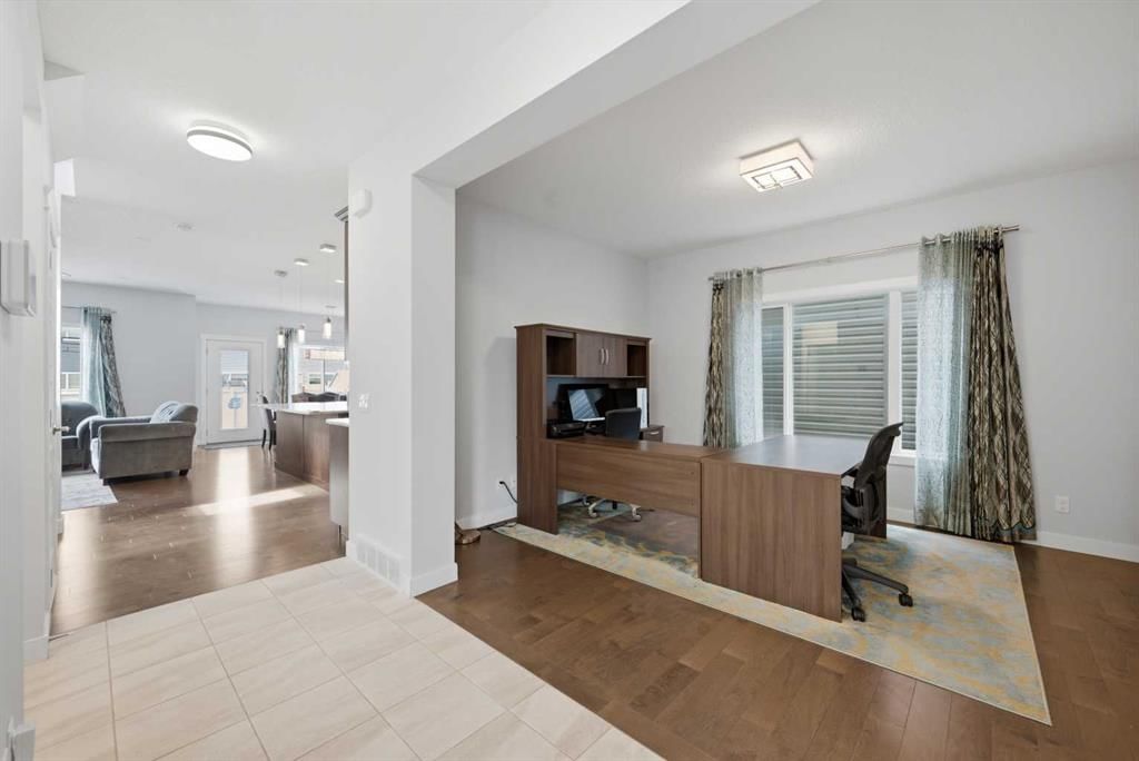21 Redstone Heath NE, Calgary — photo 2 of 49