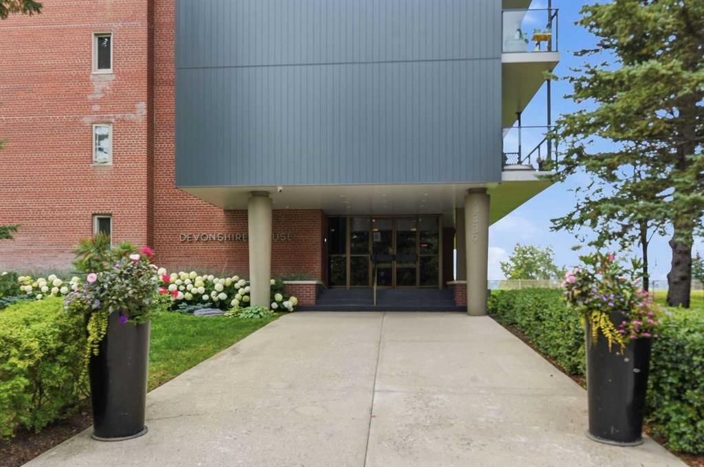 203/204, 3339 Rideau Place SW, Calgary — photo 2 of 38