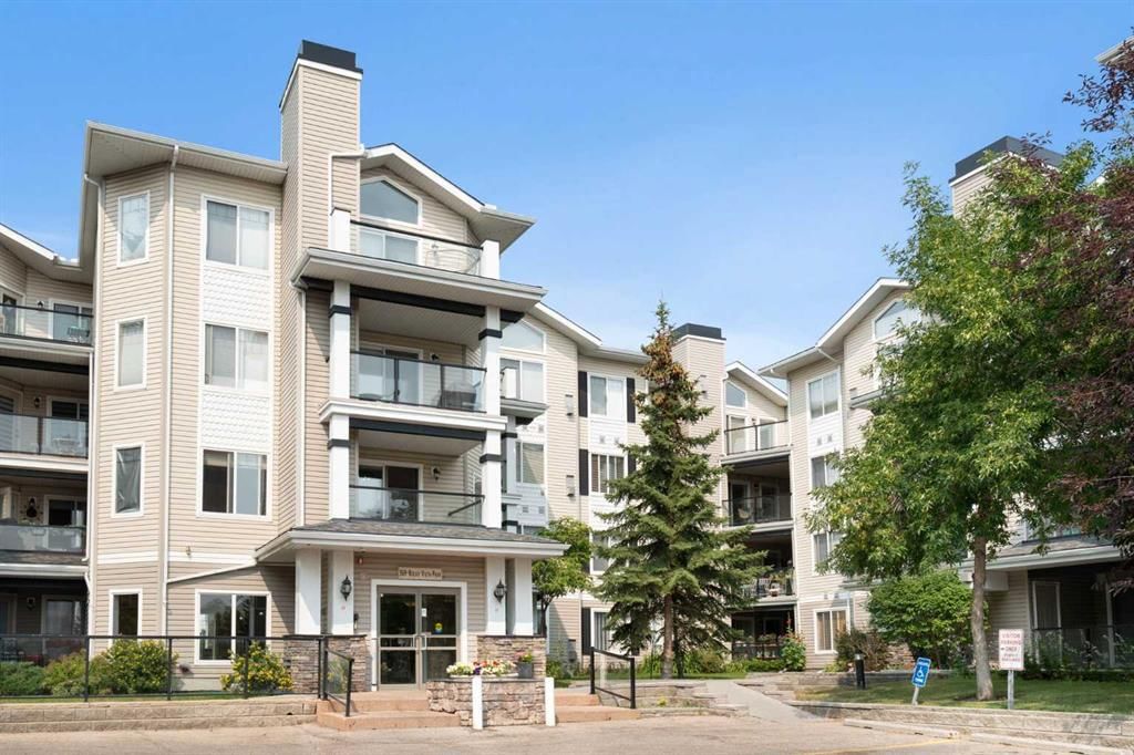 422, 369 Rocky Vista Park NW, Calgary — photo 3 of 37