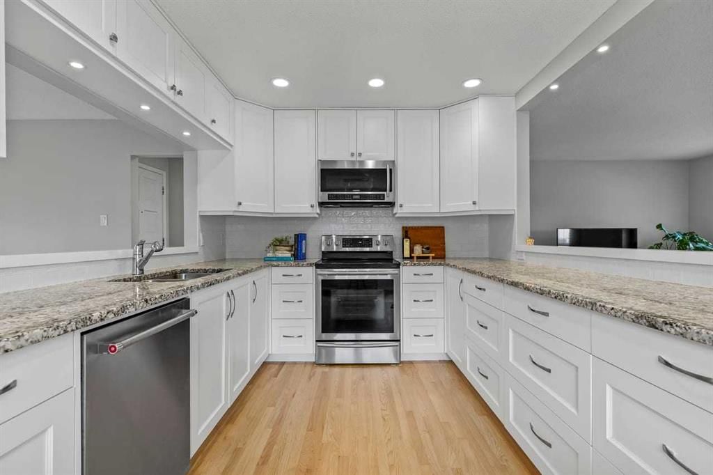 232 Lake Wapta Rise SE, Calgary — photo 3 of 31