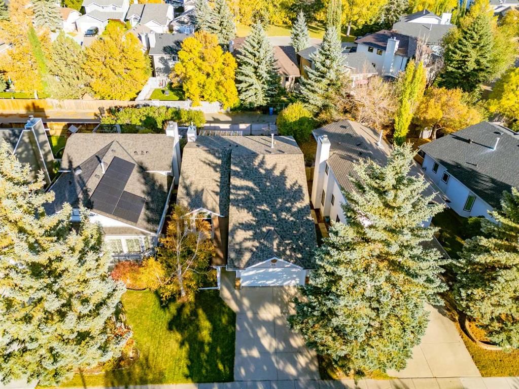60 Sundown Way SE, Calgary — photo 3 of 35