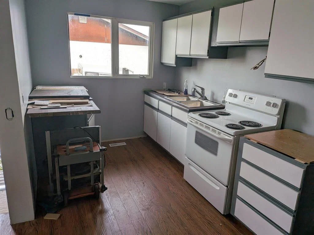 924 60 Street SE, Calgary — photo 2 of 5