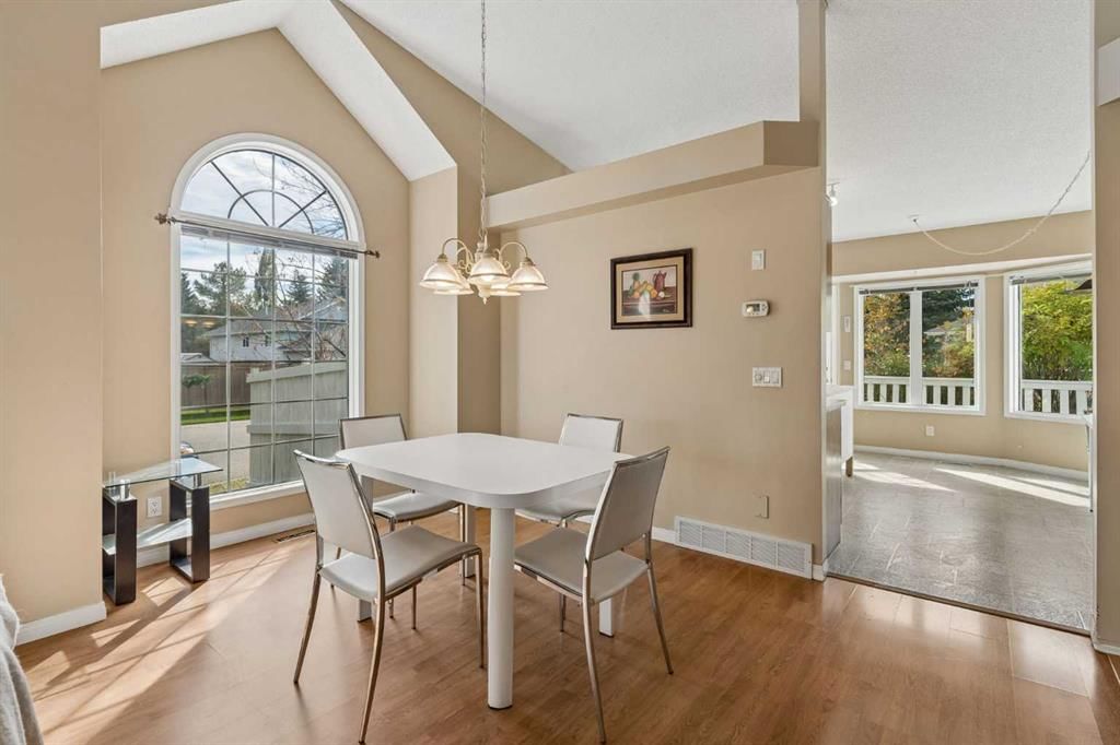 525 Shawinigan Drive SW, Calgary — photo 2 of 27