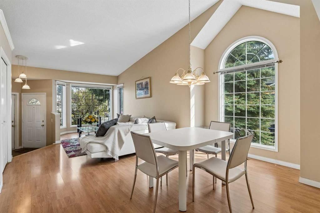 525 Shawinigan Drive SW, Calgary — photo 3 of 27