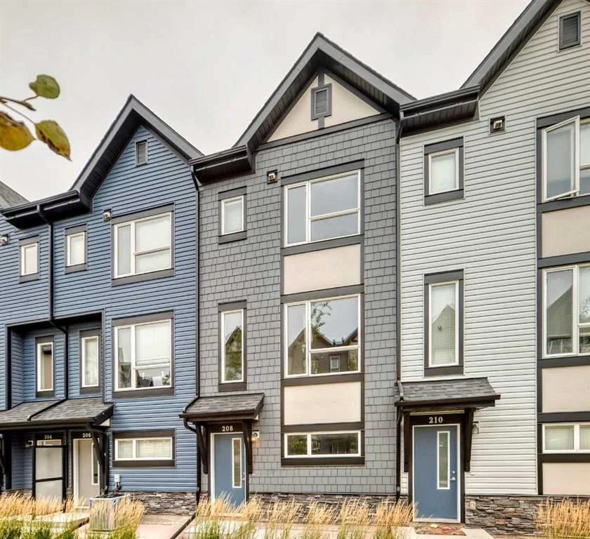 208, 15 Evanscrest Park NW, Calgary — main listing photo