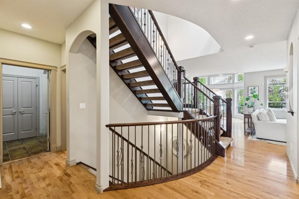 42 West Cedar Place SW, Calgary — photo 2 of 39