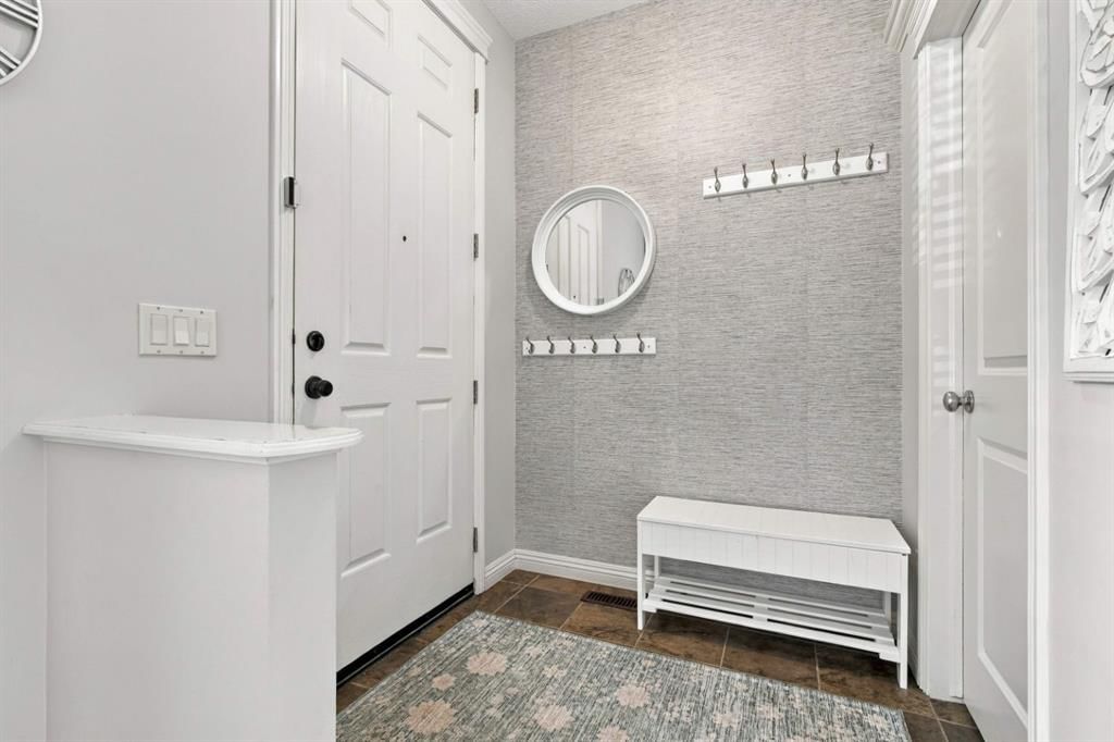 2952 Peacekeepers Way SW, Calgary — photo 3 of 50