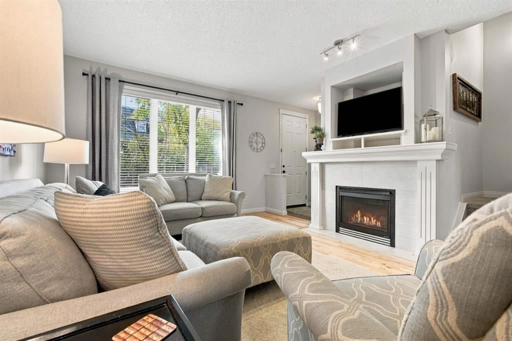 2952 Peacekeepers Way SW, Calgary — photo 5 of 50