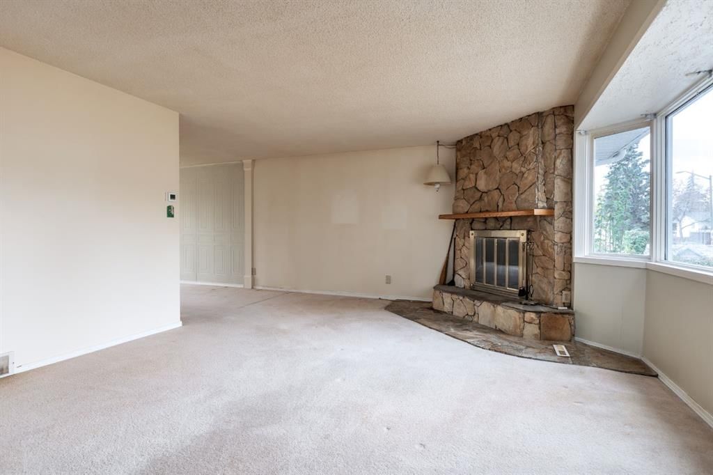 4724 Nipawin Crescent NW, Calgary — photo 3 of 39