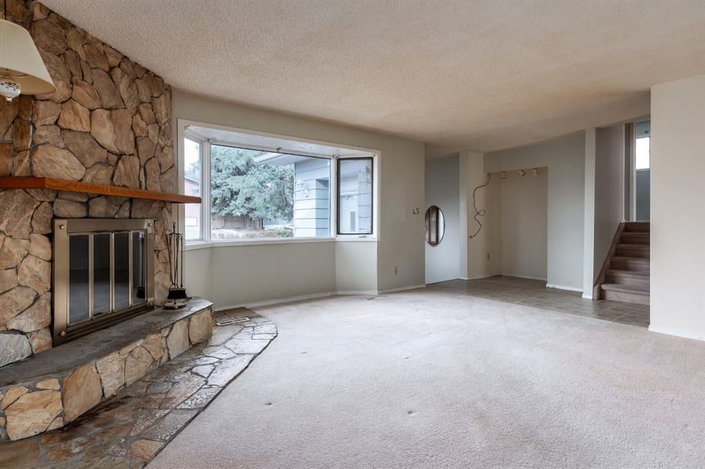 4724 Nipawin Crescent NW, Calgary — photo 4 of 39