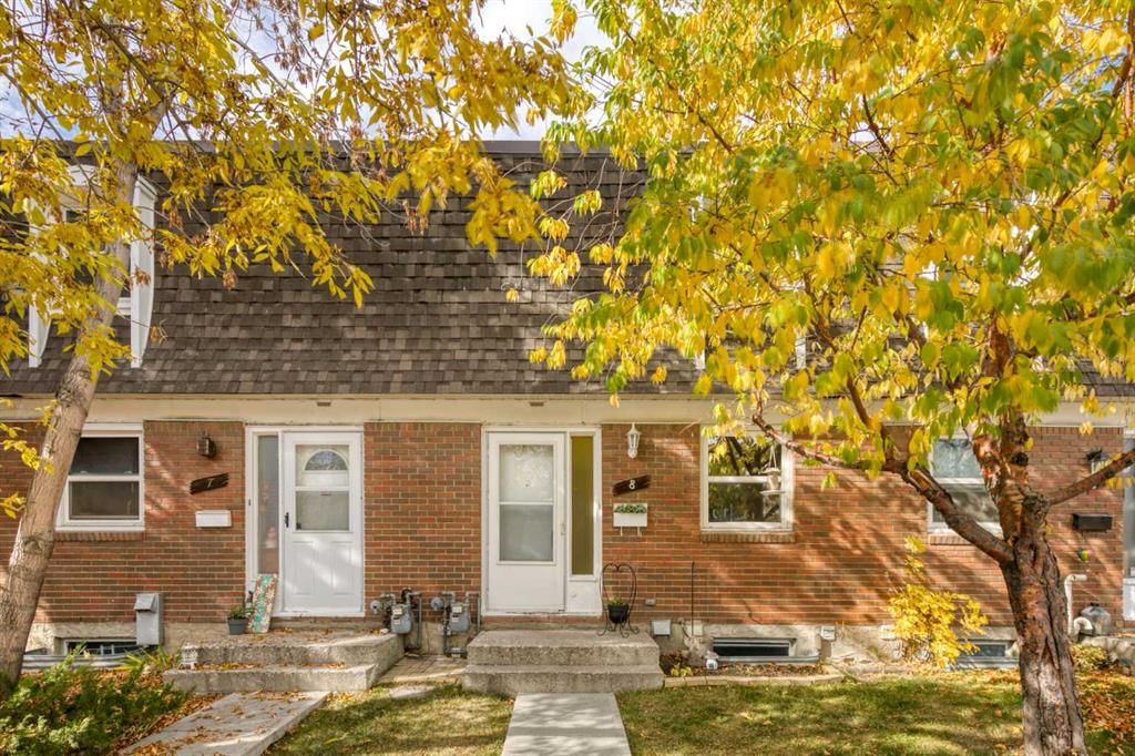 8, 330 Canterbury Drive SW, Calgary — main listing photo